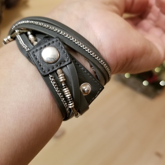 Warp Around Bracelet - Picture 3 of 3